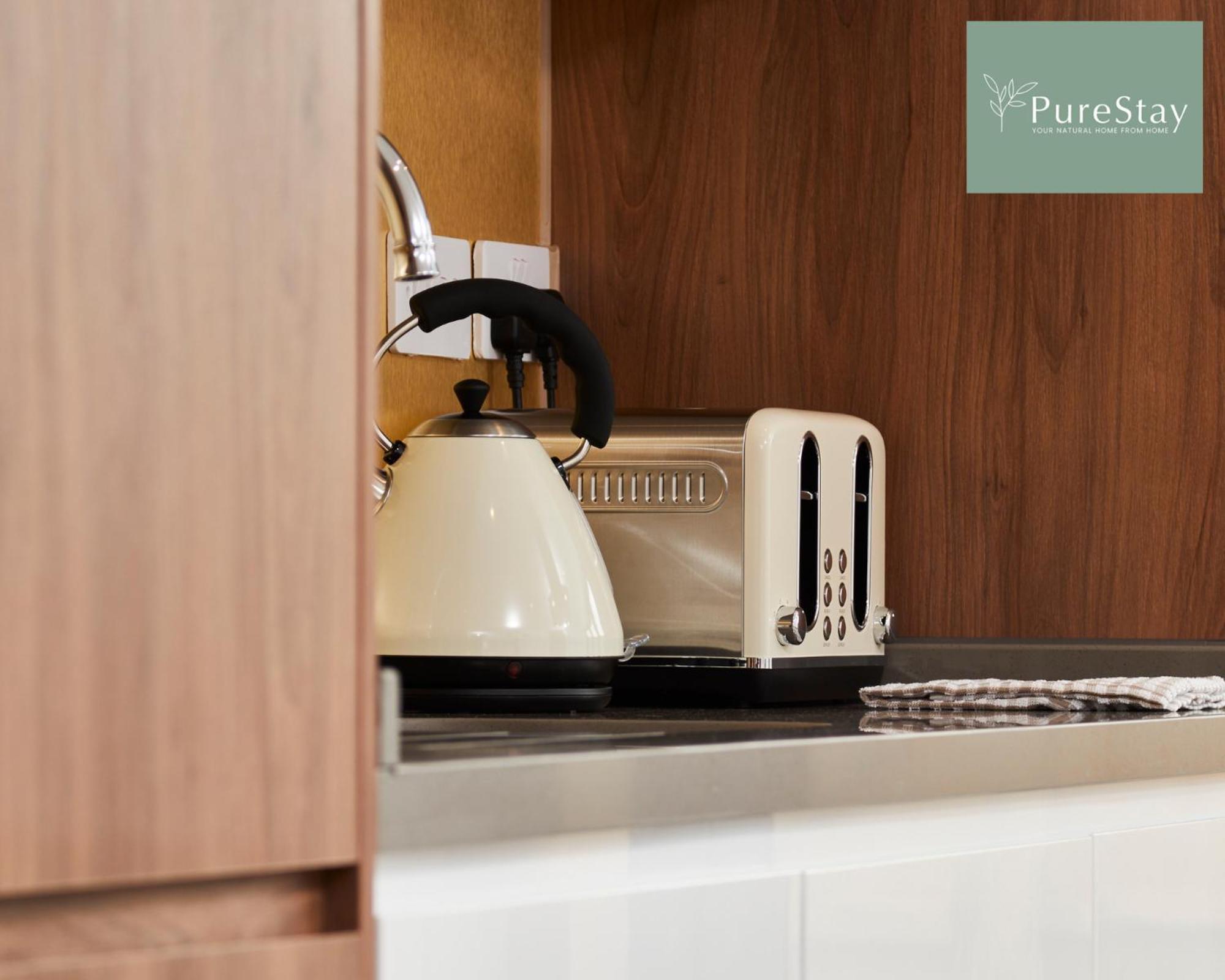 Stunning 5 Bed Manchester House With Parking By Purestay Short Lets & Serviced Accommodation 외부 사진